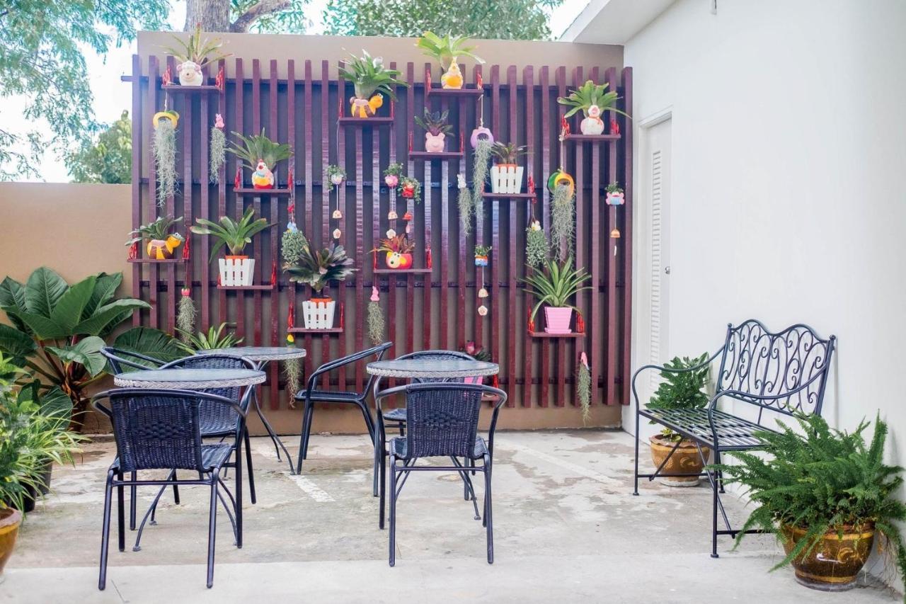 The Topaz Residence Phuket Town Extérieur photo