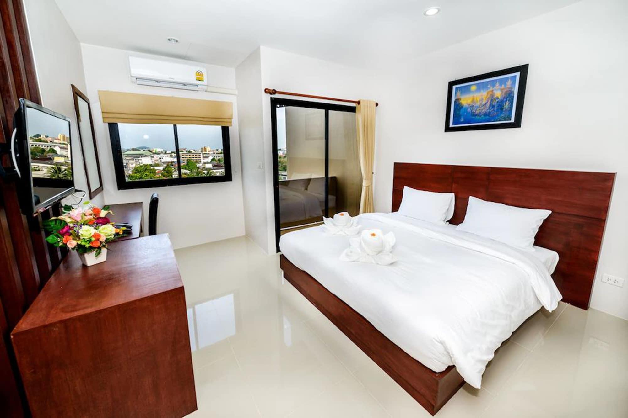 The Topaz Residence Phuket Town Extérieur photo