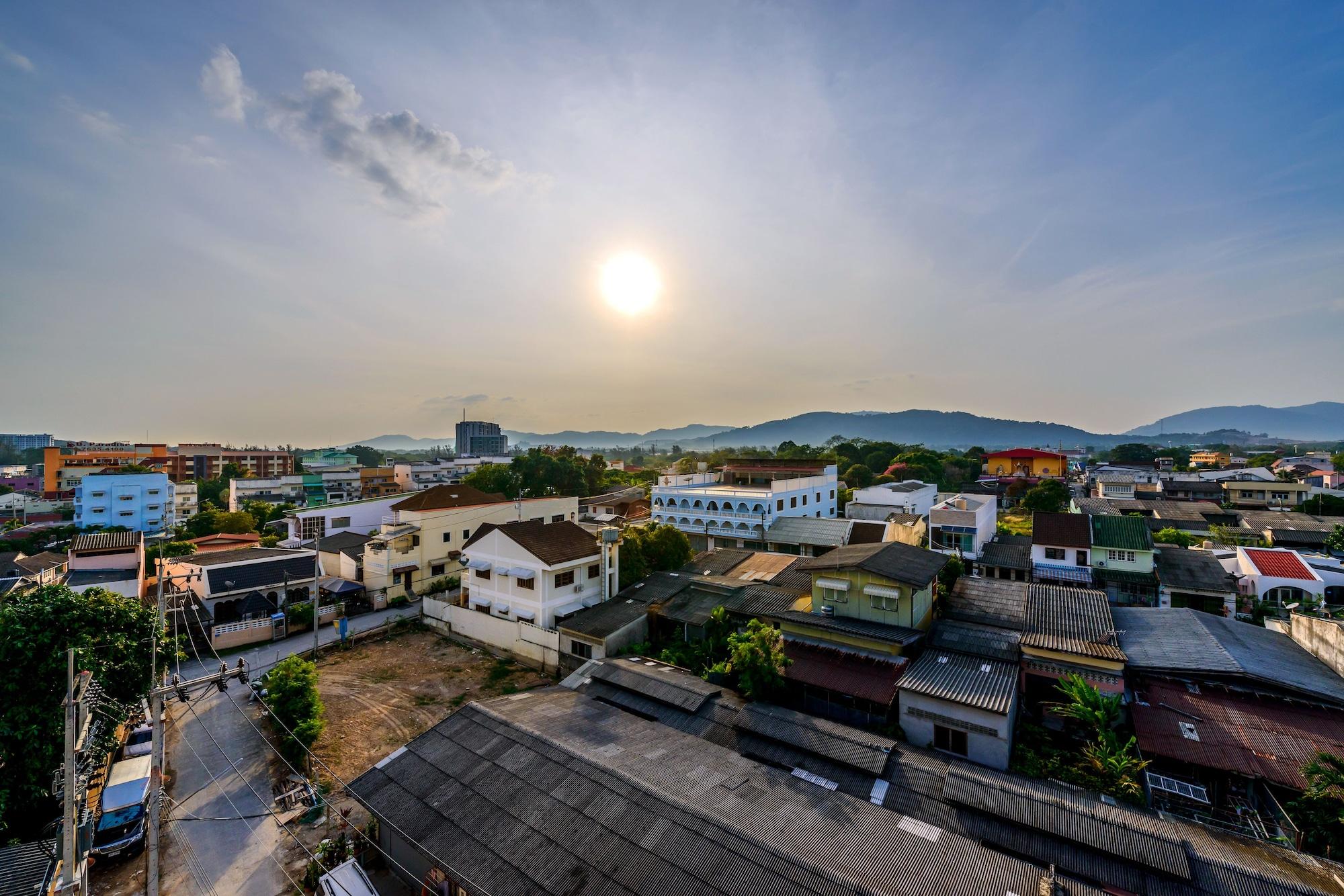 The Topaz Residence Phuket Town Extérieur photo