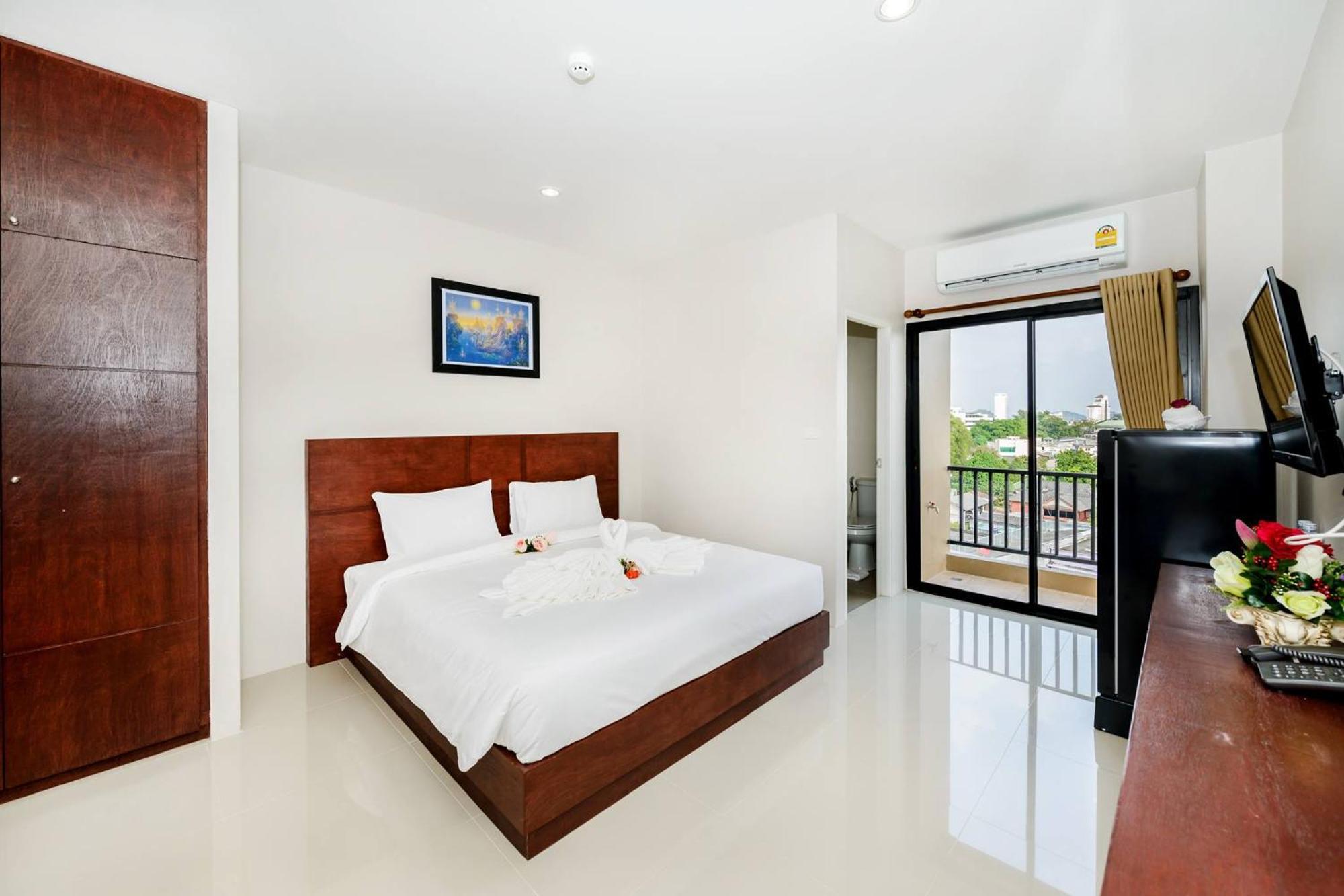 The Topaz Residence Phuket Town Extérieur photo