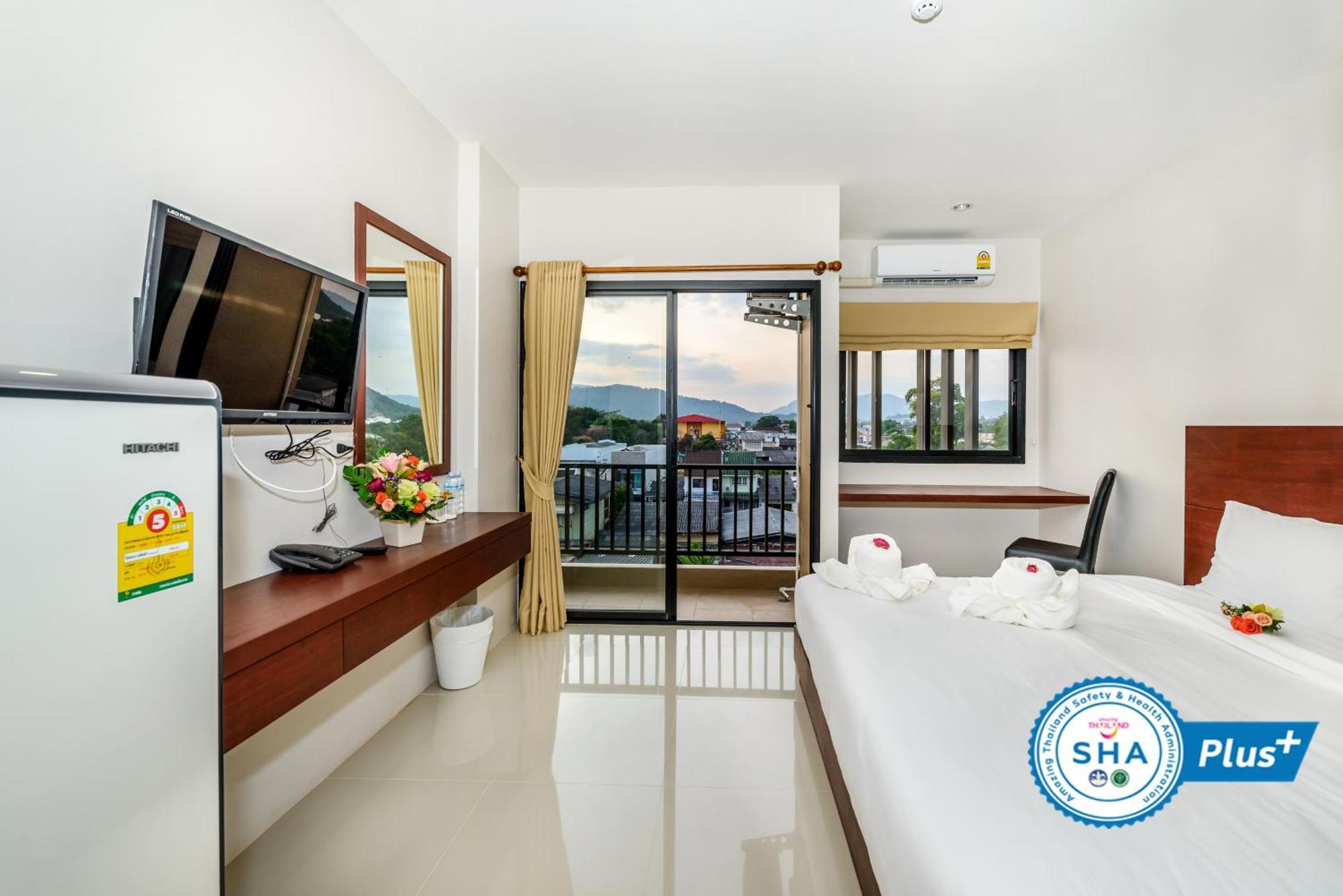The Topaz Residence Phuket Town Extérieur photo