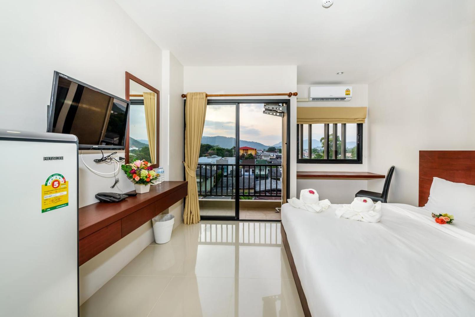 The Topaz Residence Phuket Town Extérieur photo