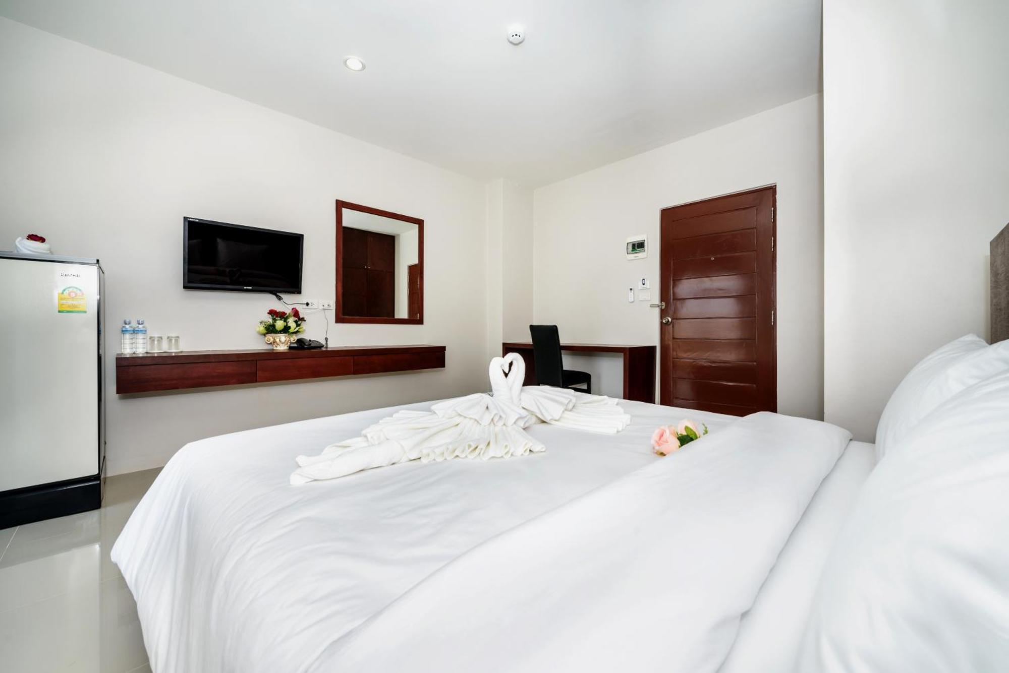 The Topaz Residence Phuket Town Extérieur photo