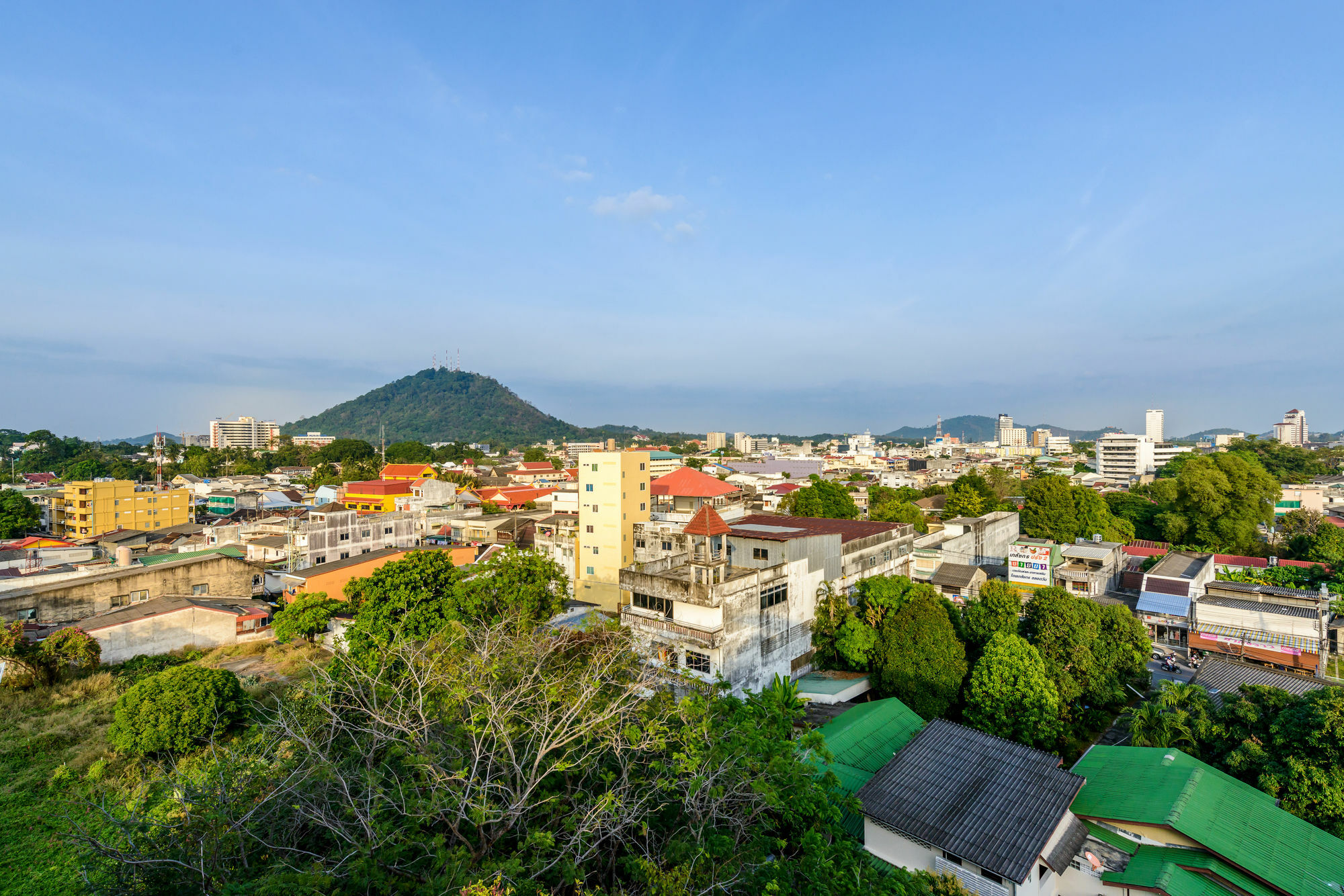 The Topaz Residence Phuket Town Extérieur photo